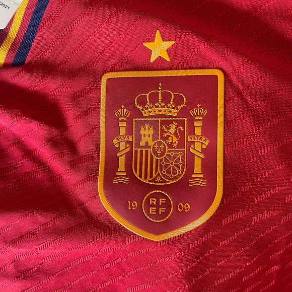 Authentic Adidas Game Official 2022 Spain Home Jersey - Picture 3 of 3